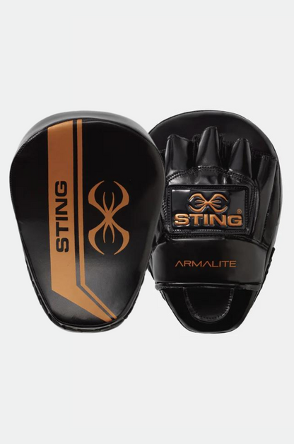STING Armalite Focus Mitt in black and bronze