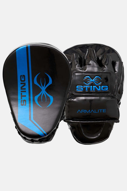 STING Armalite Focus Mitt in black and blue